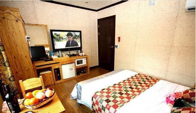 Gung Hotel Csondzsu Kültér fotó