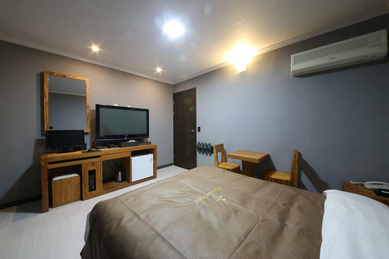 Gung Hotel Csondzsu Kültér fotó