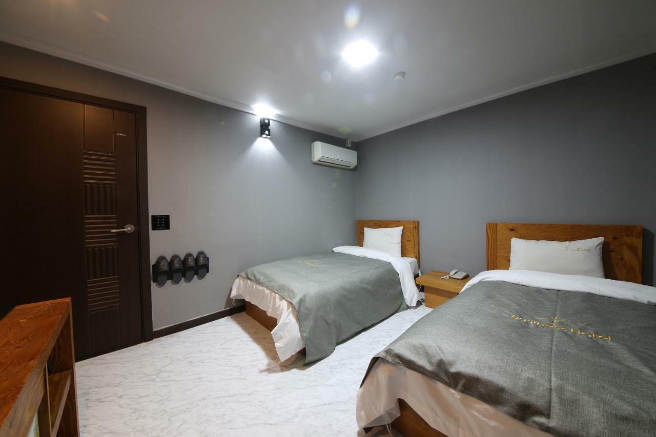 Gung Hotel Csondzsu Kültér fotó