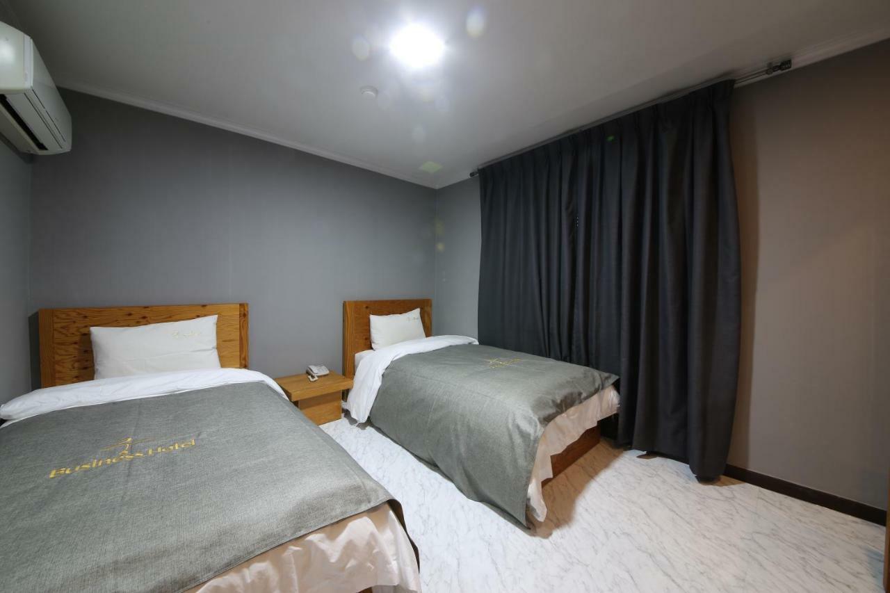 Gung Hotel Csondzsu Kültér fotó