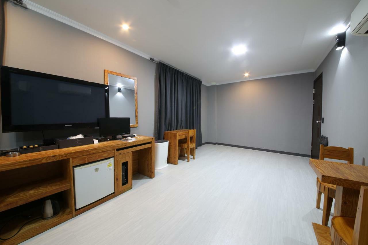 Gung Hotel Csondzsu Kültér fotó