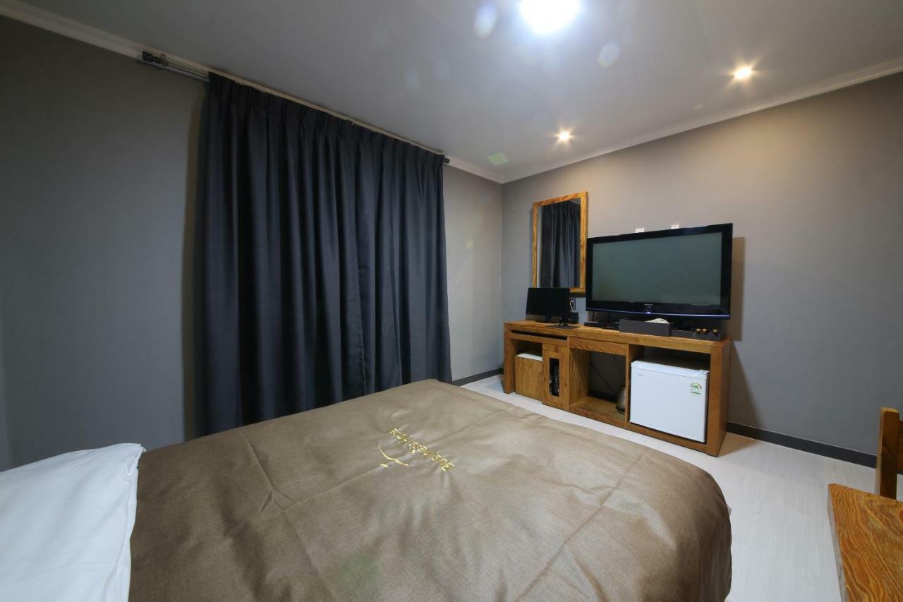 Gung Hotel Csondzsu Kültér fotó